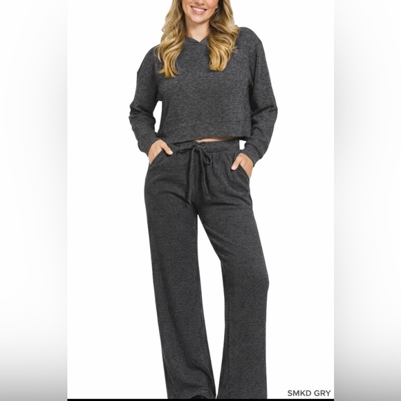 Zenana Drop Shoulder Ribbed Crop Hoodie gray/black small - Picture 2 of 7